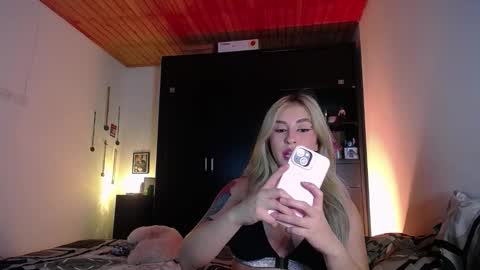 Snapshot of temptationsweet__ chatting on 03-11-26, 08:31 Sara online show from 03-11-26, 08:31