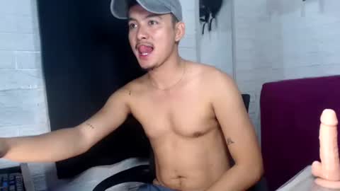 Snapshot of tempting_jon chatting on 10-03-25, 08:55 tempting_jon online show from 10-03-25, 08:55