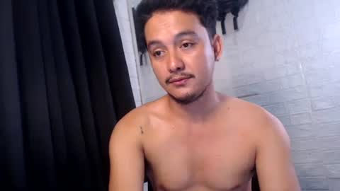 Snapshot of tempting_jon chatting on 11-14-25, 08:35 tempting_jon online show from 11-14-25, 08:35