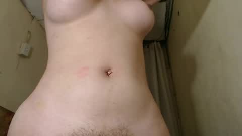 Snapshot of temptressbella chatting on 07-30-26, 01:15 Temptressbella online show from 07-30-26, 01:15