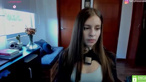 Snapshot of temptressweet chatting on 10-30-25, 09:59 Scar online show from 10-30-25, 09:59