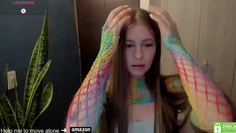 Snapshot of temptressweet chatting on 03-12-26, 11:00 Scar online show from 03-12-26, 11:00