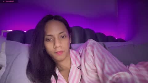 Snapshot of temptressxruby chatting on 12-18-25, 06:14 TemptressxRuby online show from 12-18-25, 06:14