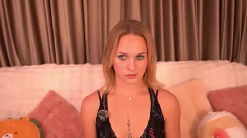 Snapshot of tendercrush chatting on 11-27-25, 06:21 Ellis online show from 11-27-25, 06:21