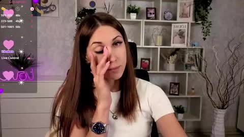 Nelly online show from 10-22-25, 08:52