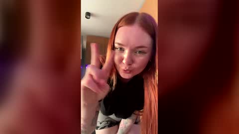 inst r0seamber0 online show from 06-09-26, 03:23