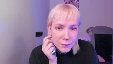 Snapshot of tenebrise chatting on 05-07-26, 06:35 Kira online show from 05-07-26, 06:35