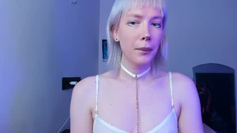 Snapshot of tenebrise chatting on 06-12-26, 10:41 Kira online show from 06-12-26, 10:41