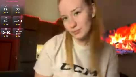 Snapshot of teneshaalthiser chatting on 04-08-26, 11:05 Hello My name is Ida I will be very glad to see you 3 online show from 04-08-26, 11:05