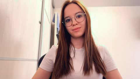 Snapshot of tennieperilli chatting on 03-27-26, 10:15 Aria online show from 03-27-26, 10:15