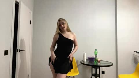 Mia or just MI online show from 05-21-26, 09:27