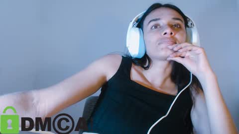 Lisa online show from 11-14-25, 04:38