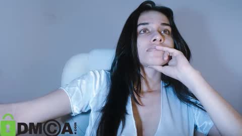 Lisa online show from 12-15-25, 04:44