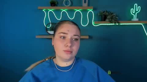 Snapshot of tereza_moon chatting on 10-15-25, 08:58 Youre Tereza online show from 10-15-25, 08:58