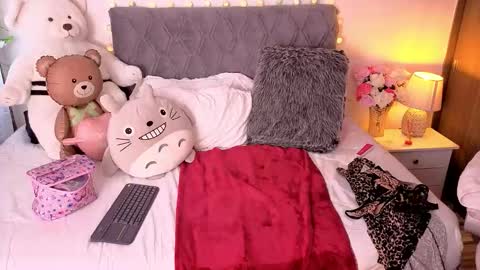 Snapshot of ternura_prohibida chatting on 02-20-26, 04:51 Emily online show from 02-20-26, 04:51