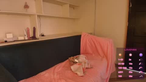 Terra Elowen online show from 10-10-25, 11:42