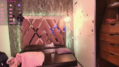 Terra Elowen online show from 10-22-25, 11:32