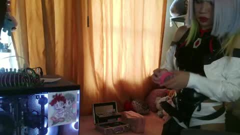 Snapshot of terraelowen chatting on 05-12-26, 01:41 Terra Elowen online show from 05-12-26, 01:41