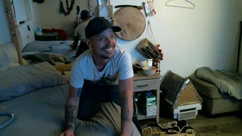 Snapshot of terrainme chatting on 02-09-25, 01:25 Axle online show from 02-09-25, 01:25