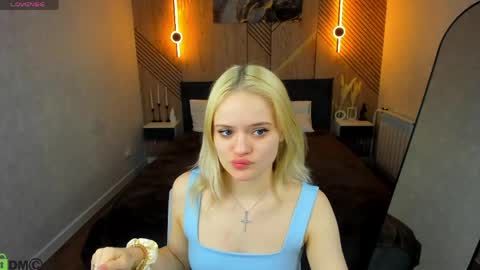 Tessa online show from 03-22-26, 09:02