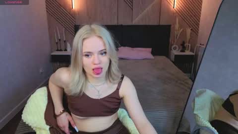 Snapshot of tessa_ashe chatting on 05-25-26, 05:19 Tessa online show from 05-25-26, 05:19