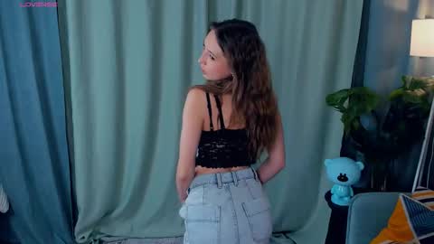 Snapshot of tessiekhanponaphan chatting on 11-22-25, 04:50 Cindy online show from 11-22-25, 04:50