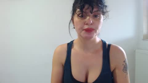 Snapshot of tessnaughty chatting on 12-20-24, 09:11 naughty tess online show from 12-20-24, 09:11