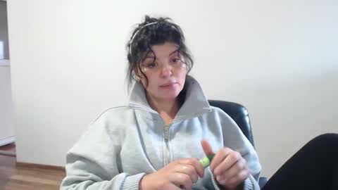 Snapshot of tessnaughty chatting on 12-27-24, 09:28 naughty tess online show from 12-27-24, 09:28