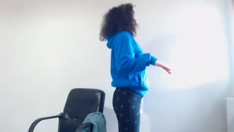 Snapshot of tessnaughty chatting on 02-07-25, 11:23 naughty tess online show from 02-07-25, 11:23