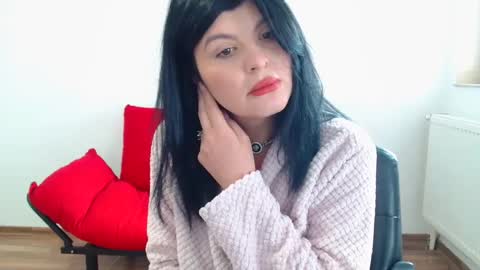 Snapshot of tessnaughty chatting on 02-18-25, 08:27 naughty tess online show from 02-18-25, 08:27