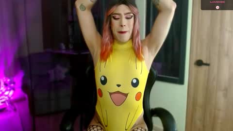 Snapshot of tevenwhiite chatting on 11-28-25, 02:14 teven online show from 11-28-25, 02:14