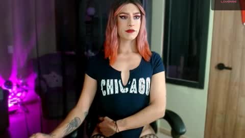 Snapshot of tevenwhiite chatting on 12-02-25, 12:49 teven online show from 12-02-25, 12:49