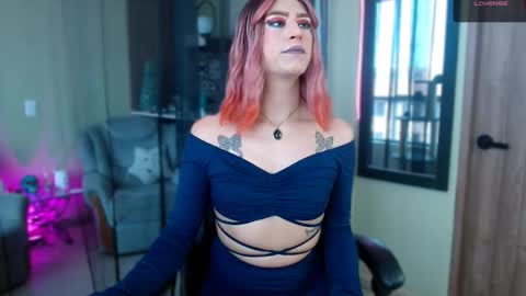 Snapshot of tevenwhiite chatting on 12-02-25, 06:25 teven online show from 12-02-25, 06:25