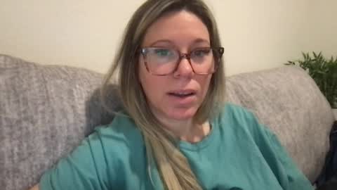 Snapshot of texas_blonde chatting on 12-03-25, 03:21 Daphne Summers online show from 12-03-25, 03:21