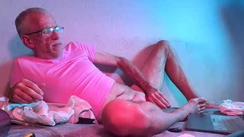 Snapshot of texpig chatting on 09-09-25, 02:27 TexPig online show from 09-09-25, 02:27