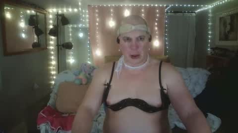 Snapshot of tglacey chatting on 04-05-26, 02:58 lacey online show from 04-05-26, 02:58