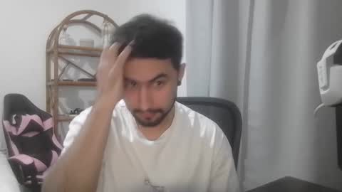 Snapshot of thaiguy666 chatting on 10-08-25, 11:41 ThaiGuy online show from 10-08-25, 11:41