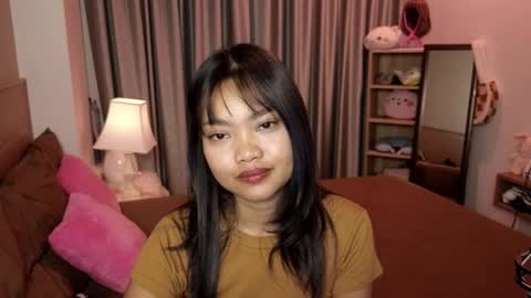 Snapshot of thailand4you chatting on 01-16-26, 02:43 AbbieThai online show from 01-16-26, 02:43