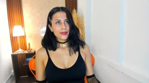 Snapshot of thais_kim chatting on 09-19-25, 12:06 Sweet Thais online show from 09-19-25, 12:06