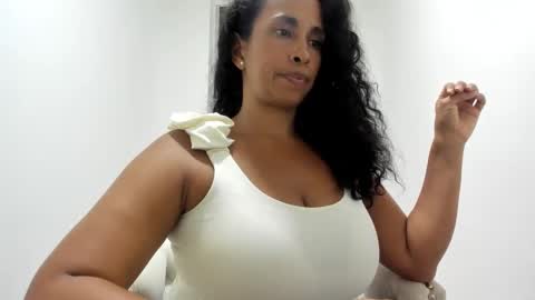 Snapshot of thali_gomex chatting on 01-29-25, 03:01 Thalia Gomex online show from 01-29-25, 03:01