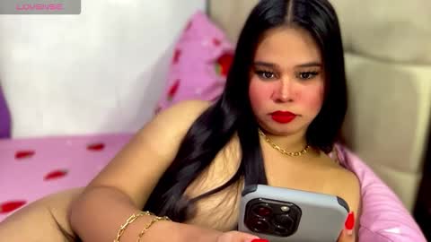 Snapshot of thalia_houston69 chatting on 12-17-25, 04:51 Ms. Thalia online show from 12-17-25, 04:51