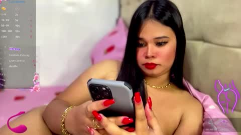 Snapshot of thalia_houston69 chatting on 12-19-25, 04:30 Ms. Thalia online show from 12-19-25, 04:30