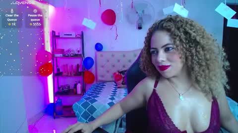 Snapshot of thalia_mills19 chatting on 02-24-26, 02:20 Andrea online show from 02-24-26, 02:20