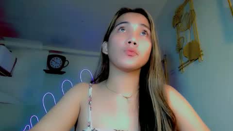 Snapshot of thalia_sunshine chatting on 10-15-25, 09:20 Thalia online show from 10-15-25, 09:20