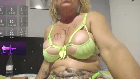 Snapshot of thalia_tits chatting on 09-11-25, 10:32 Thalia Tits online show from 09-11-25, 10:32