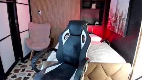 Thalia online show from 11-21-25, 05:28