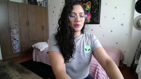 Snapshot of thaliacooper chatting on 05-26-26, 04:47 online show from 05-26-26, 04:47