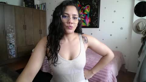 Snapshot of thaliacooper chatting on 06-03-26, 05:18 online show from 06-03-26, 05:18