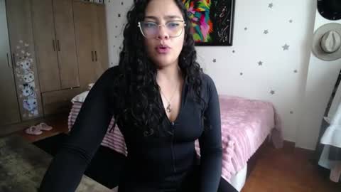 Snapshot of thaliacooper chatting on 06-12-26, 04:39 online show from 06-12-26, 04:39