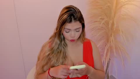 Snapshot of thaliafox_ chatting on 04-23-26, 05:04 Thalia online show from 04-23-26, 05:04